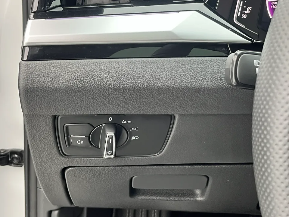Volkswagen Arteon 330TSI Dazzling Edition 2024 — миниатюра 3