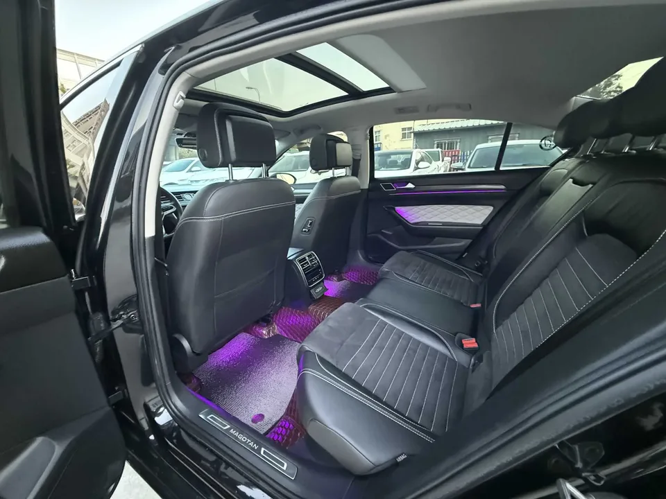 Volkswagen Magotan 330TSI DSG 30th Anniversary Edition 2022 — миниатюра 3