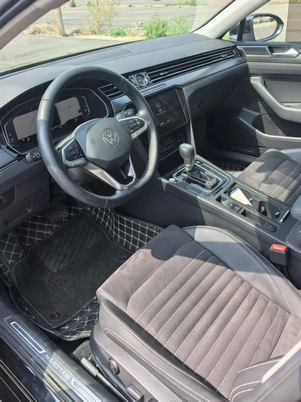Volkswagen Magotan Magotan 2020 380TSI DSG Luxury Edition 2022 — миниатюра 5