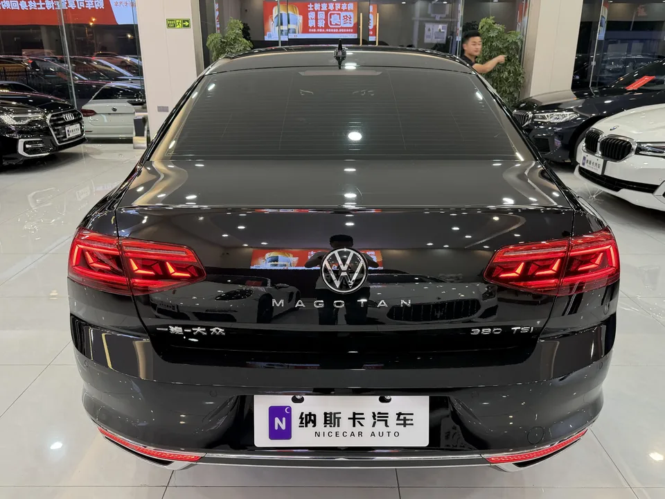 Volkswagen Magotan Magotan 2020 330TSI DSG Leading Edition 2022 — миниатюра 5