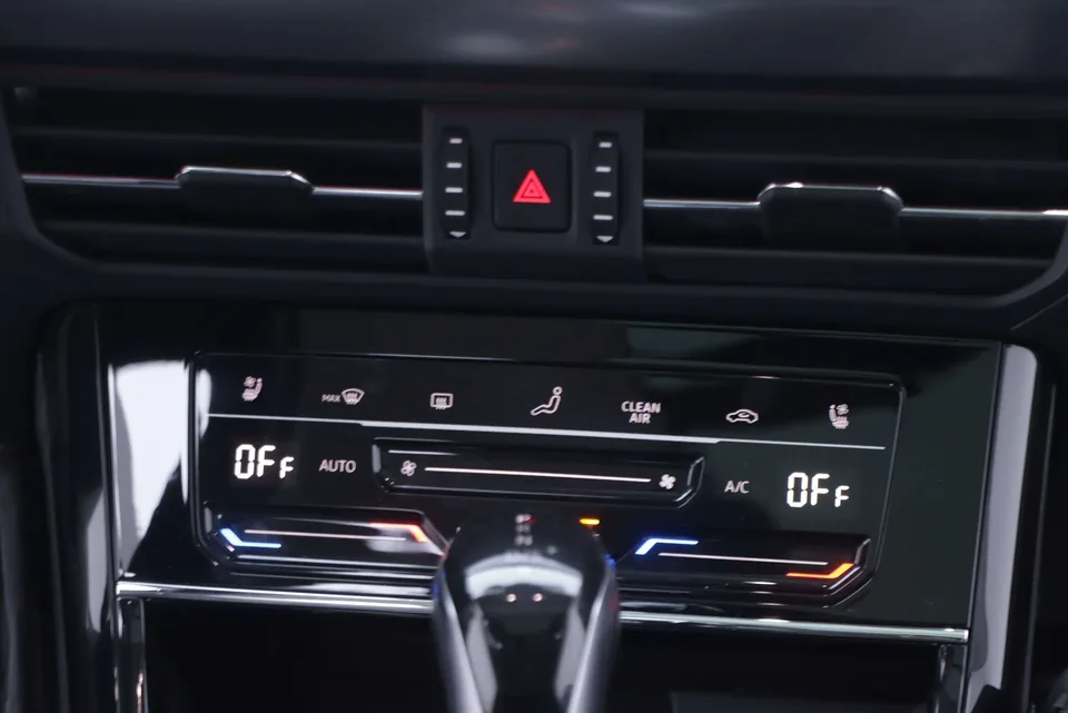 Volkswagen Passat Passat 2022 330TSI Deluxe Edition 2022 — миниатюра 2
