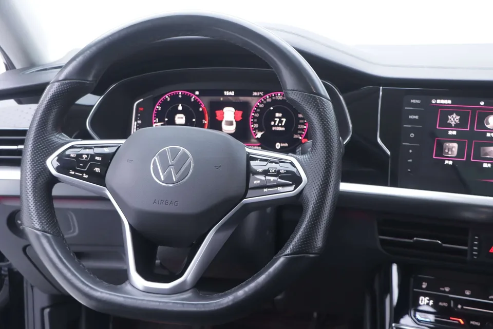 Volkswagen Passat Passat 2022 330TSI Deluxe Edition 2022 — миниатюра 4