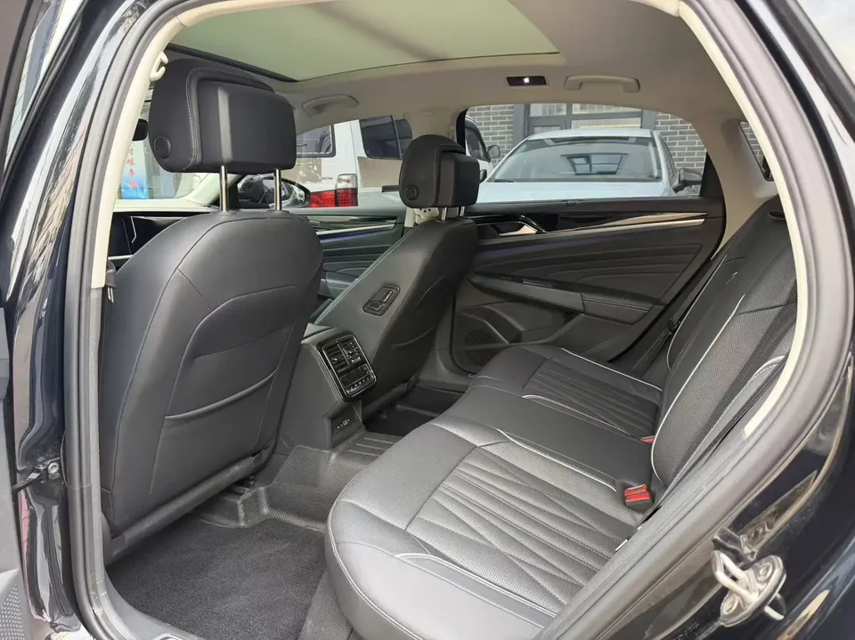 Volkswagen Passat Passat 2023 330TSI Starry Sky Premium Edition 2023 — миниатюра 3