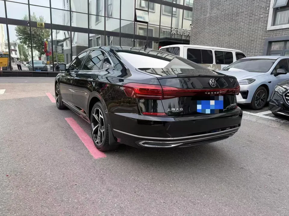 Volkswagen Passat Passat 2023 330TSI Starry Sky Premium Edition 2023 — миниатюра 4