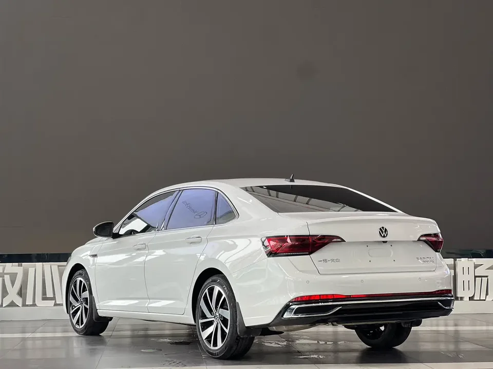 Volkswagen Sagitar 2023 Sagitar 300TSI DSG Beyond Edition 2023 — миниатюра 2