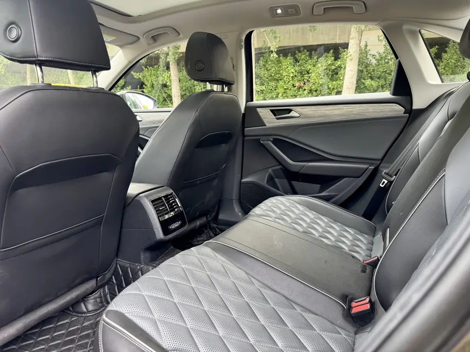 Volkswagen Sagitar Sagitar 300TSI DSG Beyond Edition 2023 — миниатюра 3