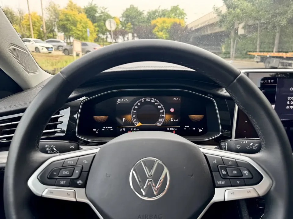 Volkswagen Sagitar Sagitar 300TSI DSG Beyond Edition 2023 — миниатюра 5