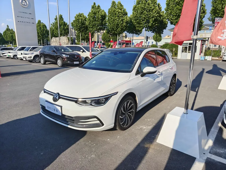 Volkswagen Golf golf 2021 280TSI DSG Pro 2022 — photo 1, buy with delivery to Moscow