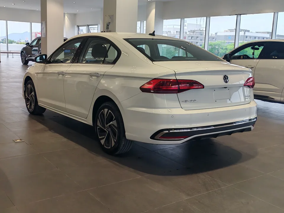 Volkswagen Bora Bora 2024 200TSI DSG Joy Travel PRO Edition 2024 — миниатюра 4