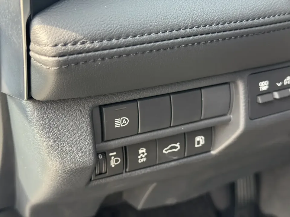 Toyota Avalon Asian dragon 2.0L CVT Deluxe Edition 2026 — thumbnail 4