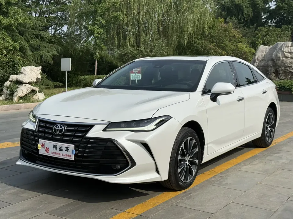 Toyota Avalon Asian dragon 2.0L CVT Deluxe Edition 2026 — photo 1, buy with delivery to Moscow