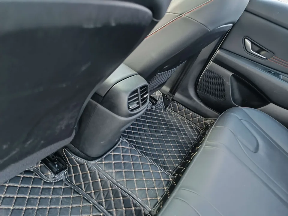 Hyundai Elantra Elantra 1.5L CVT LUX Black Knight Limited Edition 2022 — thumbnail 4