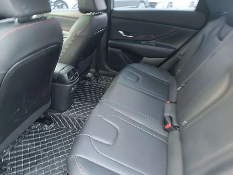Hyundai Elantra Elantra 1.5L CVT LUX Black Knight Limited Edition 2022 — thumbnail 5
