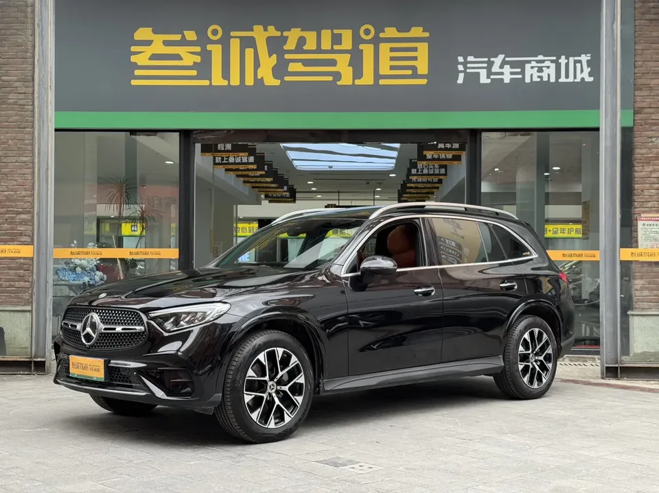 Mercedes-Benz GLC-Class GLC GLC 260 L 4MATIC luxury 5-seater 2024 — photo 1, buy with delivery to Moscow