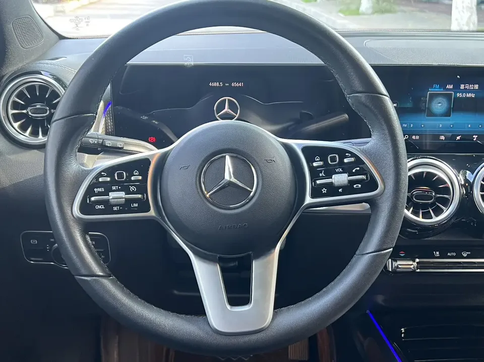 Mercedes-Benz GLB-Class Mercedes-Benz GLB 2022 GLB 180 Dynamic 2022 — миниатюра 4
