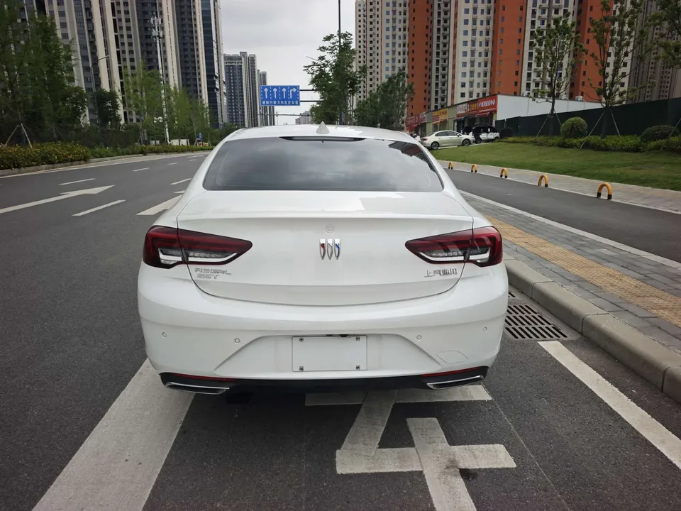 Buick Majesty Regal 2024 25T Super Edition 2024 — миниатюра 2
