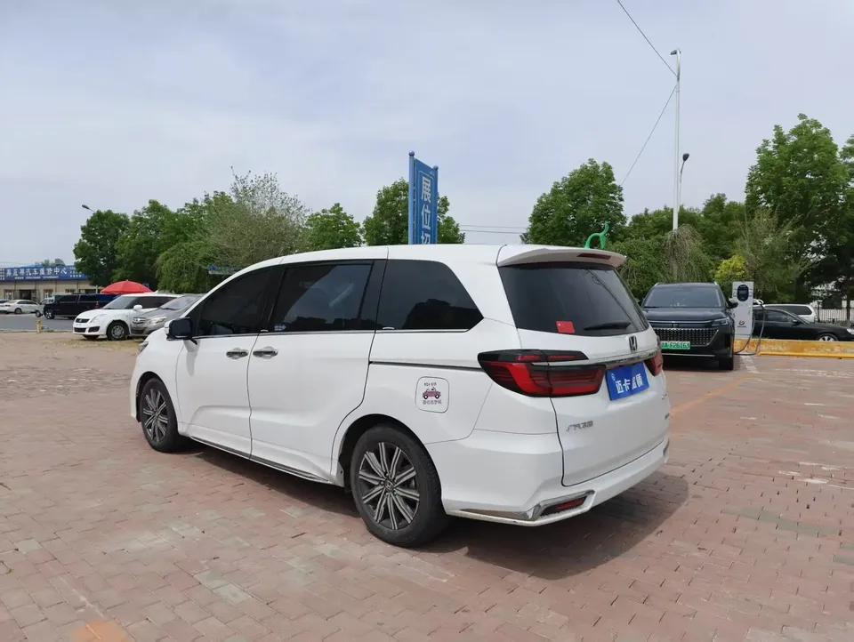 Honda Odyssey Odyssey 2024 2.0L Sharp Enjoy Edition 2024 — миниатюра 2