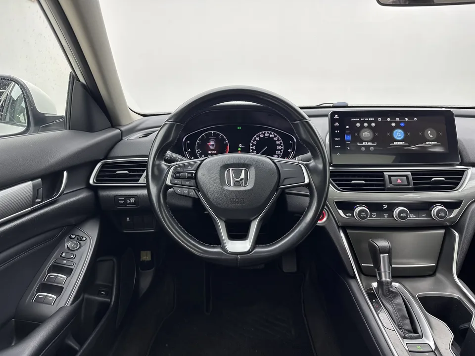 Honda Accord Accord 2022 260TURBO Deluxe Edition 2022 — миниатюра 3