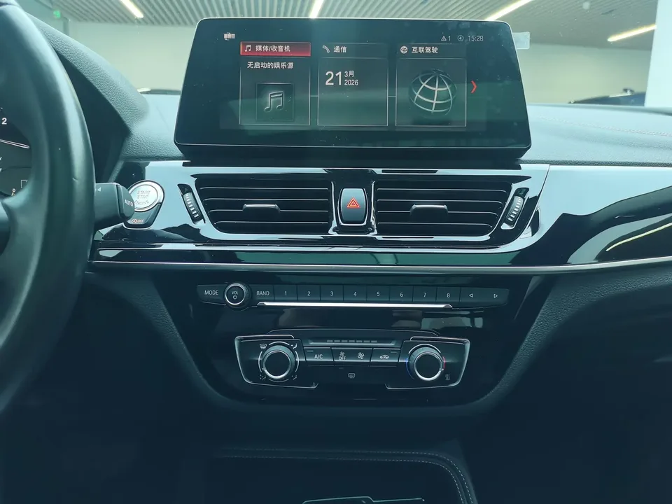 BMW 1 Series 1 Series BMW 1 Series 2021 120i M Sport Night Edition 2022 — thumbnail 4
