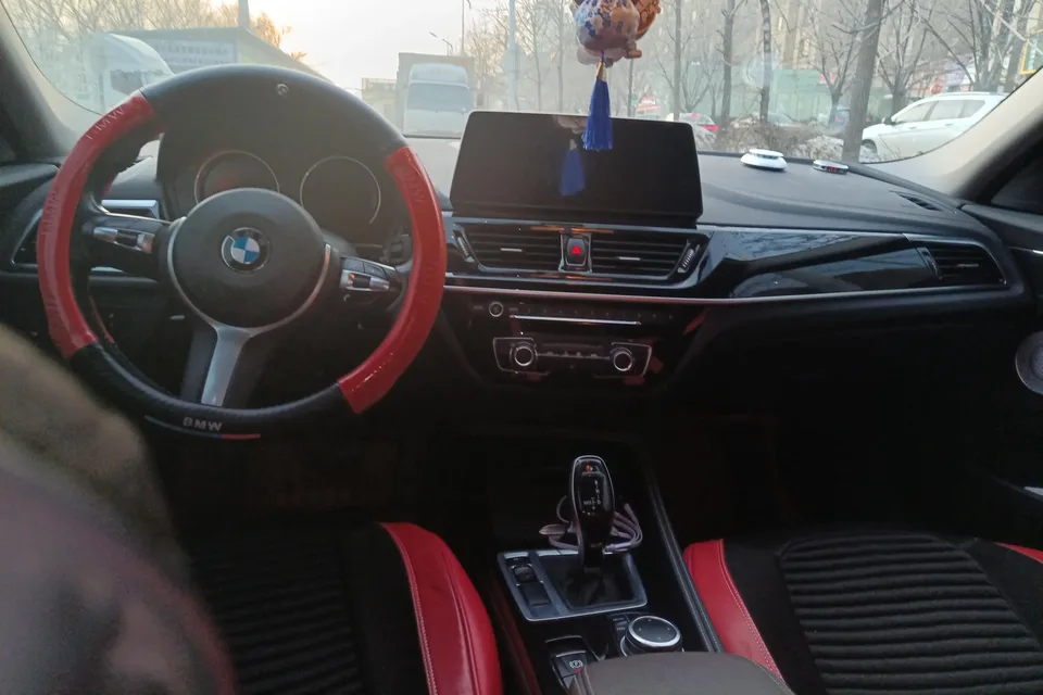BMW 1 Series BMW 1 Series 2023 120i M Sport Night Edition 2023 — миниатюра 3