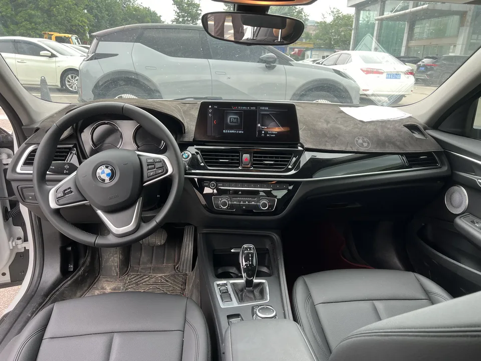 BMW 1 Series BMW 1 Series 2023 120i M Sport 2023 — миниатюра 4