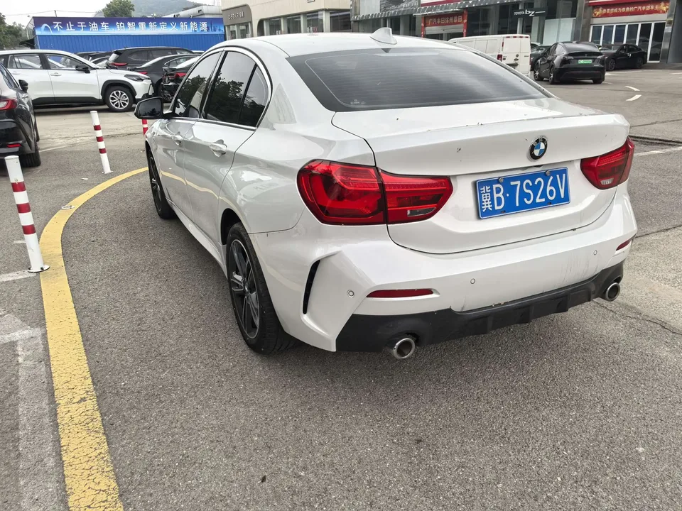 BMW 1 Series BMW 1 Series 2023 120i M Sport 2023 — миниатюра 2