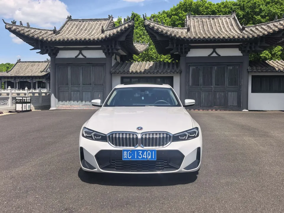 BMW 3 Series 2023