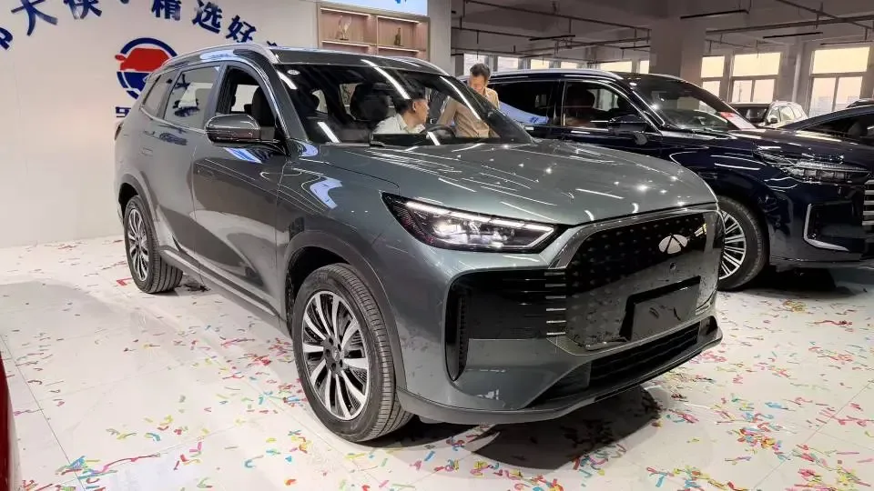 Chery Fengyun T8 1.5T 130km Premium Edition 2025 — миниатюра 3