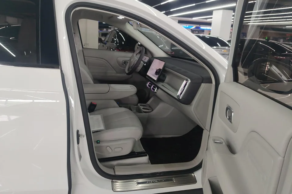Leapmotor B10 510 Enjoy Edition 2026 — миниатюра 4