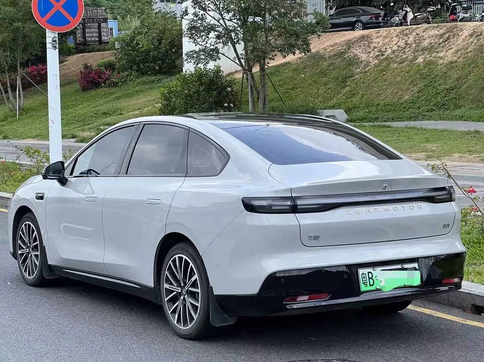 Leapmotor Leap running B01 650 Enjoy Edition 2025 — миниатюра 5
