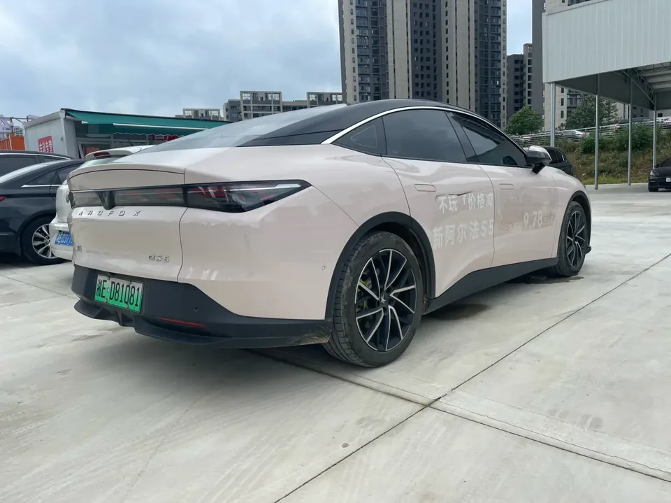 ARCFOX Extreme Fox JiFox Alpha S5 facelift 560MAX 185kW 2025 — миниатюра 2