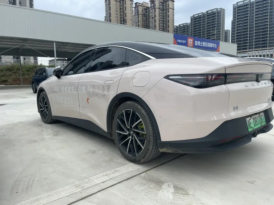 ARCFOX Extreme Fox JiFox Alpha S5 facelift 560MAX 185kW 2025 — миниатюра 4