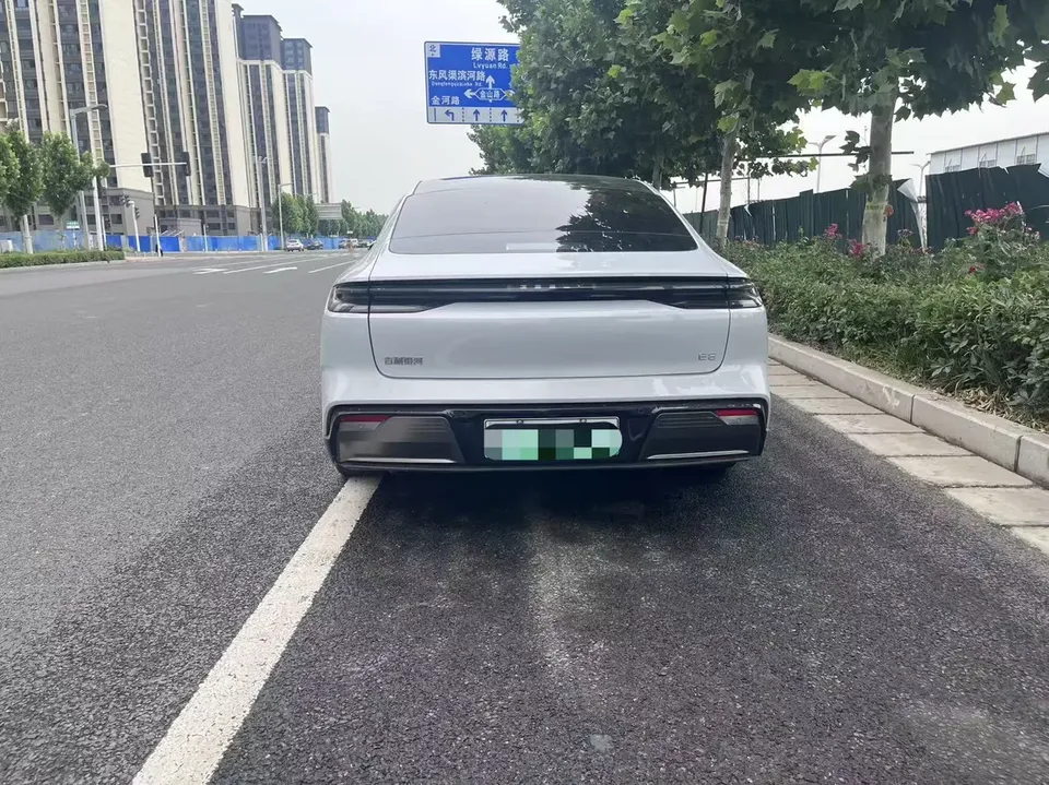 Geely Galaxy E8 665km Starship Voyage Edition 2024 — миниатюра 2