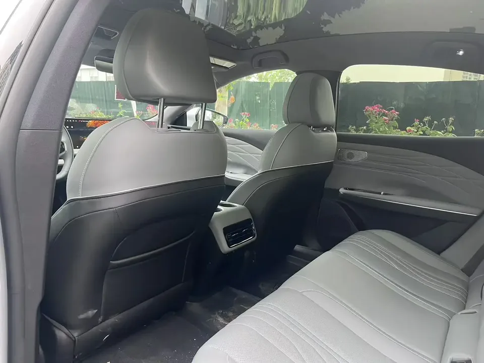 Geely Galaxy E8 665km Starship Voyage Edition 2024 — миниатюра 3