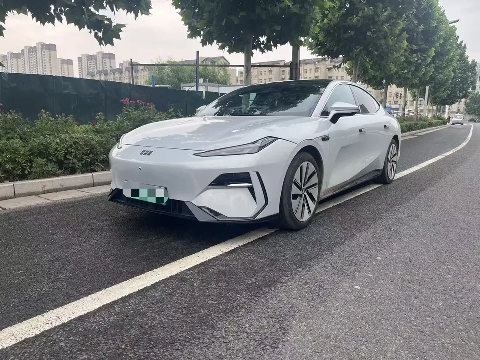 Geely Galaxy E8 2024
