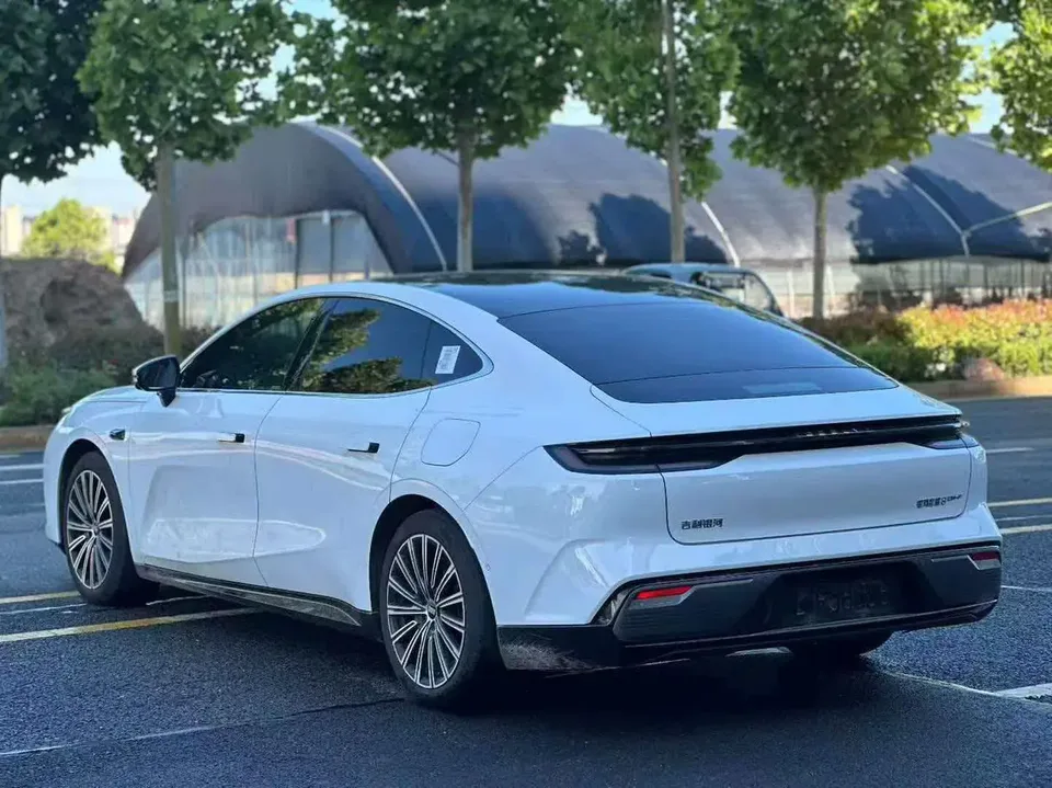 Geely Galaxy Star 8 PHEV 130km EM-P Exploration Edition 2025 — миниатюра 4