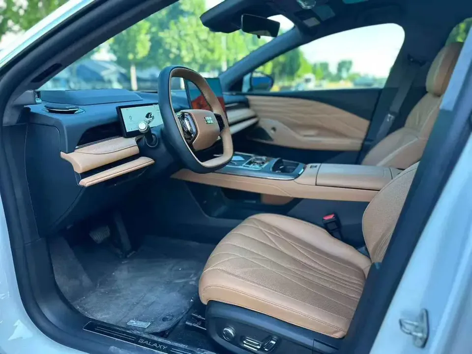 Geely Galaxy Star 8 PHEV 130km EM-P Exploration Edition 2025 — миниатюра 5