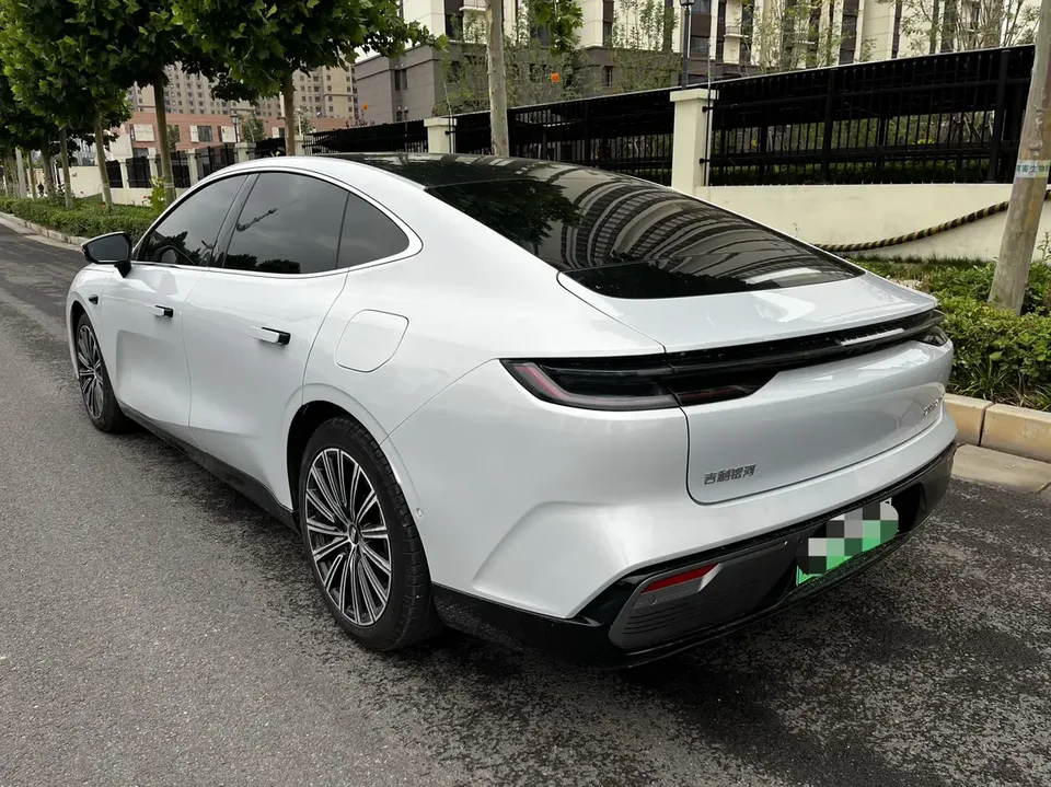 Geely Galaxy Star 8 PHEV 130km EM-P Starship Edition 2025 — миниатюра 4