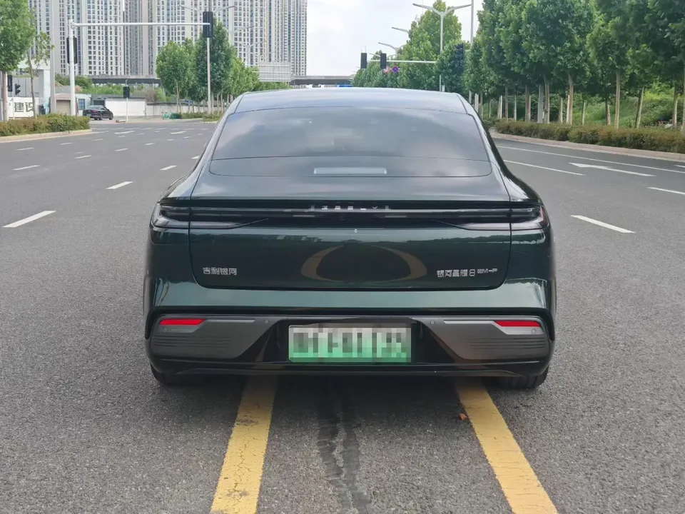 Geely Galaxy Star 8 PHEV 130km EM-i Premium Edition 2025 — миниатюра 2