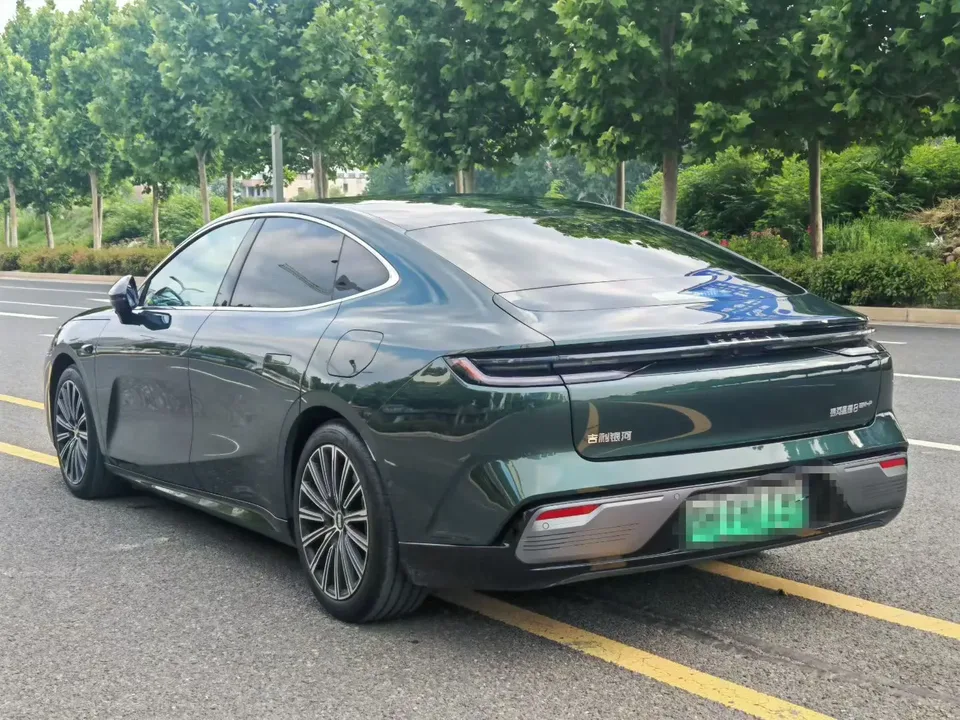 Geely Galaxy Star 8 PHEV 130km EM-i Premium Edition 2025 — миниатюра 4