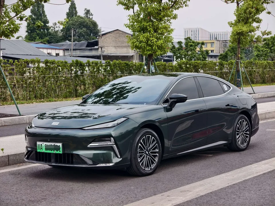 Geely Galaxy Star 8 PHEV 2025
