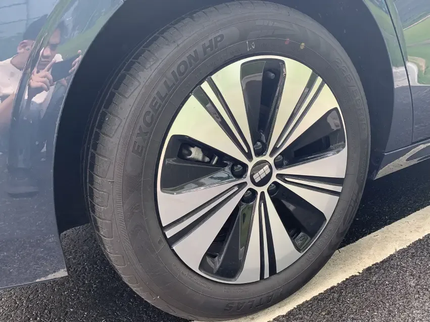 Geely Galaxy A7 EM 150km Explorer+ Edition 2025 — миниатюра 4