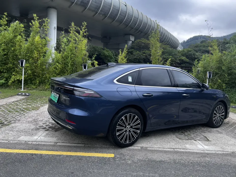 Geely Galaxy A7 EM 150km Starship Edition 2025 — миниатюра 2