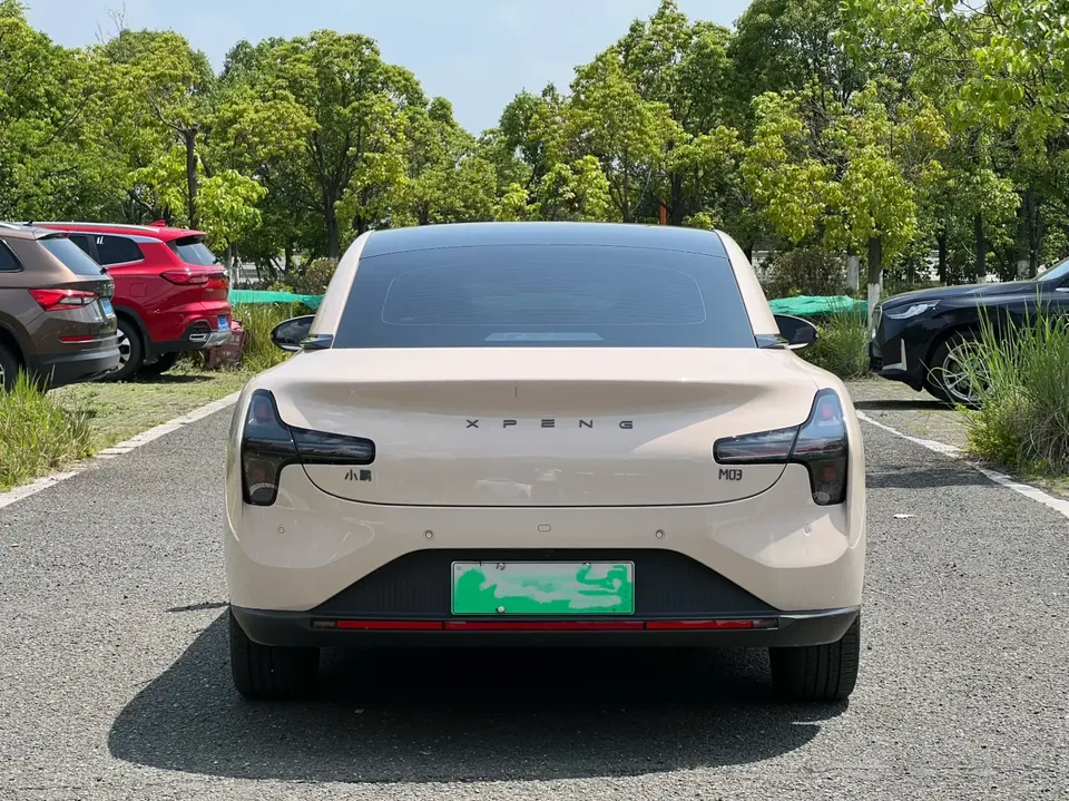 XPeng Xiaopeng MONA M03 600 Ultra-long-range Max version 2025 — миниатюра 2