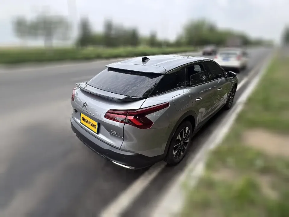 Citroen Versailles C5 X 1.6T Enjoy Extraordinary 2025 — миниатюра 4
