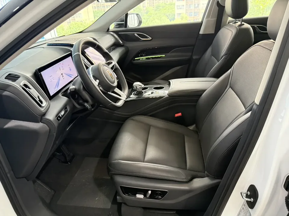 Hongqi HS3 PHEV 117km Jinwei PLUS Edition 2025 — миниатюра 5