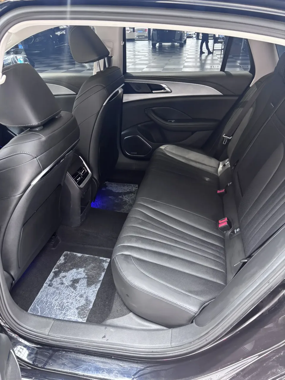 Hongqi H5 Hongqi H5 2023 1.5T DCT Zhilian Qiyue Edition 2023 — миниатюра 3