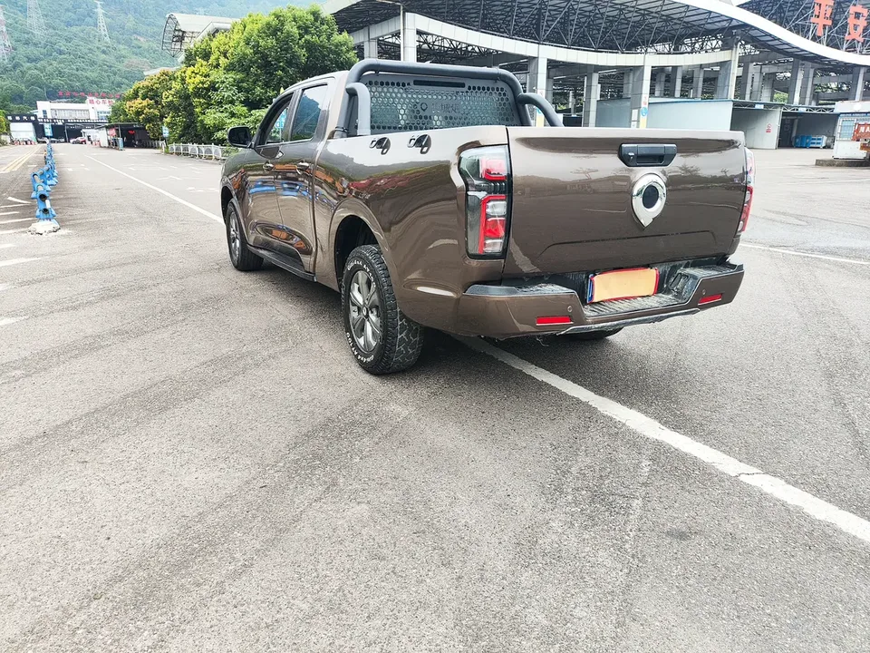 Great Wall gun commercial version 2.0T gasoline manual four-wheel drive large dual pilot type GW4C20B 2024 — миниатюра 4