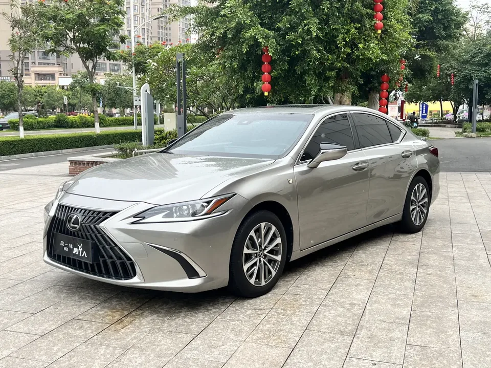 Lexus ES 200 Premium Edition 2024 — фото 1, купить с доставкой в Москву