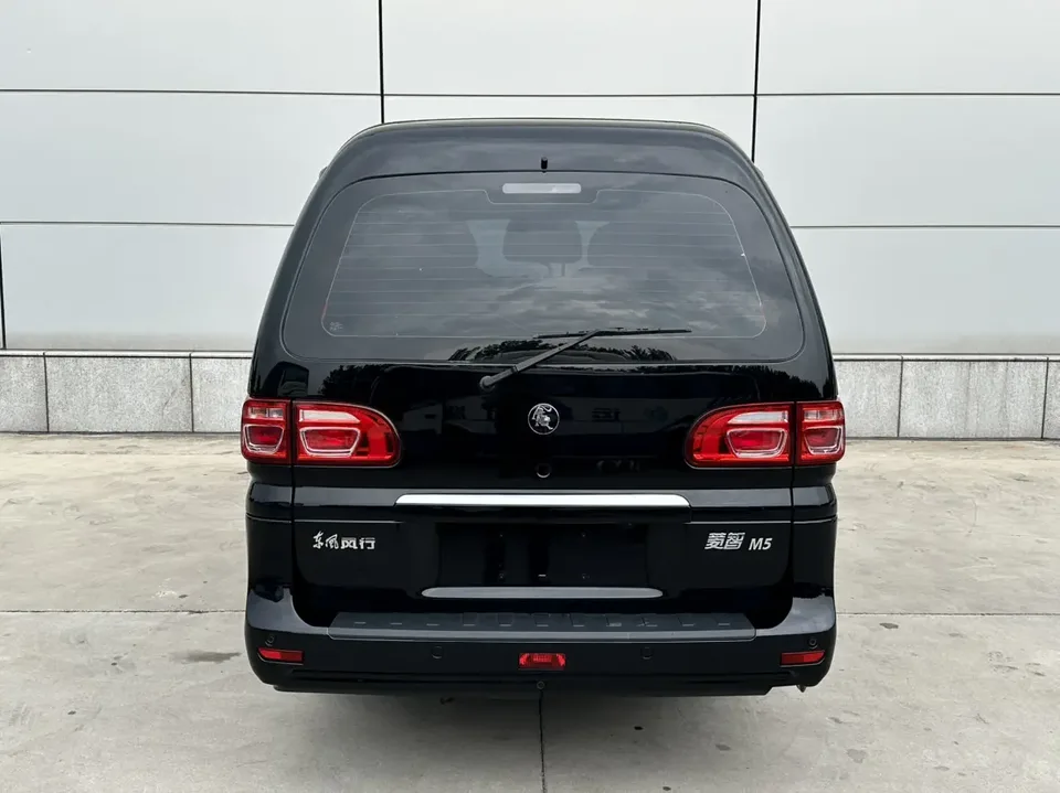 Forthing Lingzhi Lingzhi M5L 1.6L Basic Model 7 Seaters 2023 — thumbnail 2